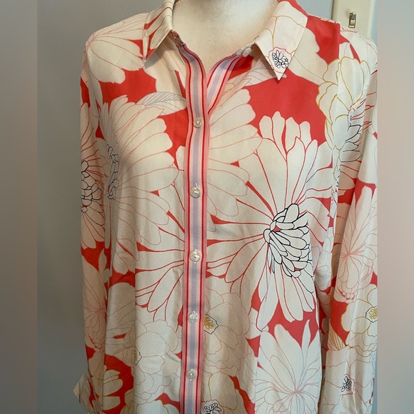 👚Spartina 100% Silk Blouse. Long Sleeves w/Floral Design. Button Down Front. - Picture 4 of 13